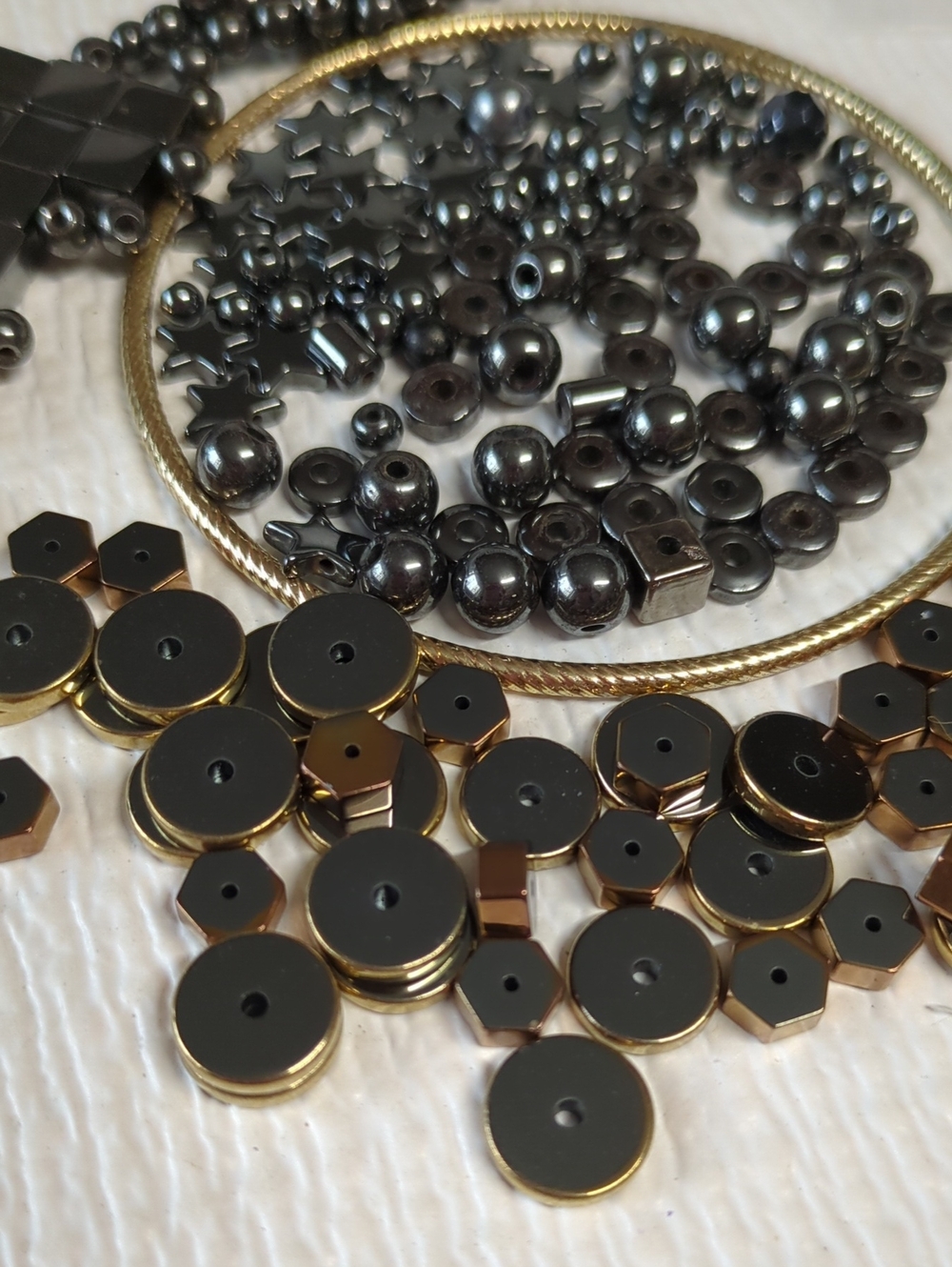 ☀️A30 Mixed Hematite Beads, Magnetic and Nonmagnetic & Gold Accent rims